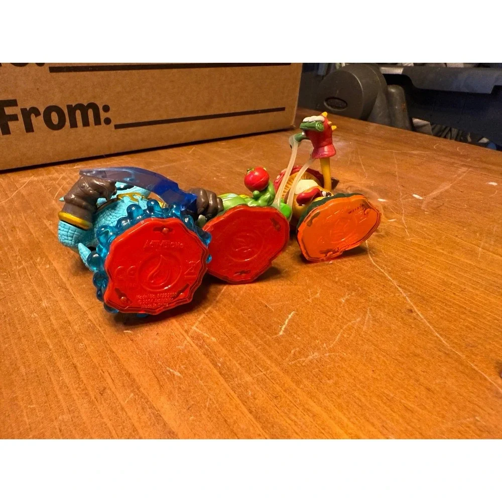 3 Skylander Figurines